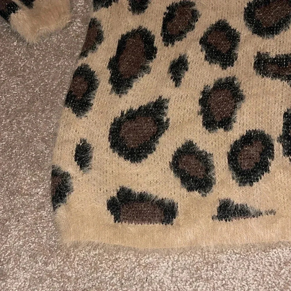 Altar’d State Oversized Leopard Print Sweater- XS/S - R - Picture 2 of 3
